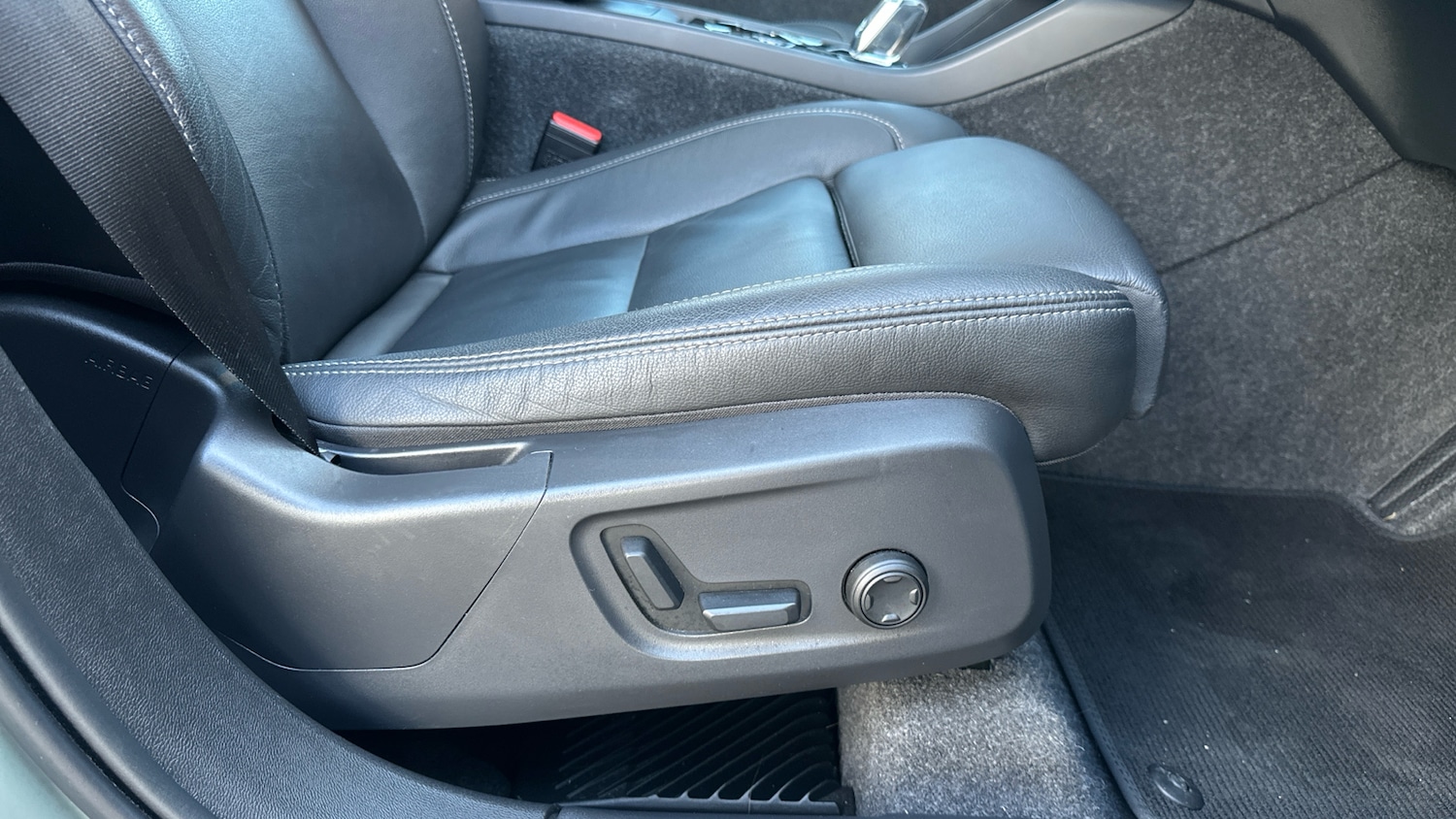 Used Volvo XC40 2025 for sale - 76784793: Photo 28