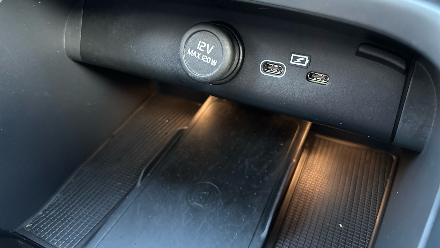 Used Volvo XC40 2025 for sale - 76784793: Photo 36