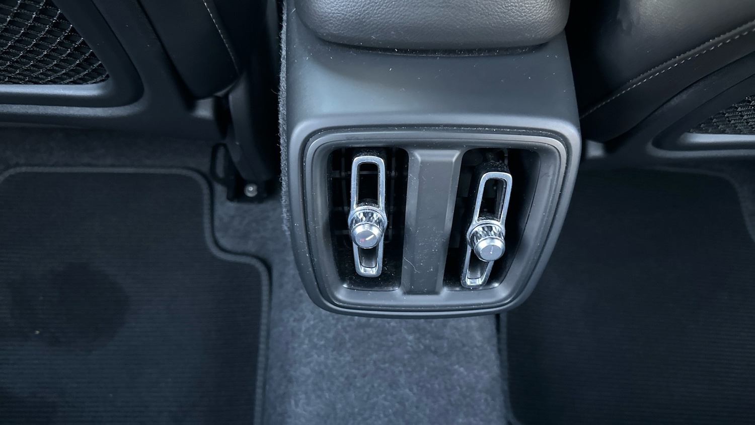 Used Volvo XC40 2025 for sale - 76784793: Photo 49