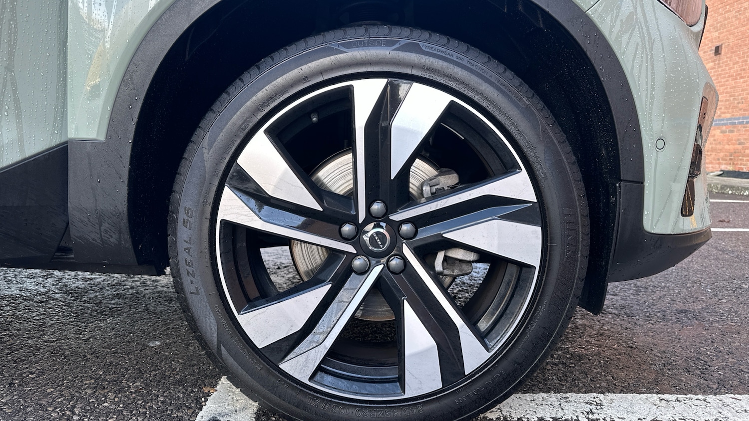 Used Volvo XC40 2025 for sale - 76784793: Photo 9