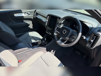 Used Volvo XC40 2023 for sale - 79244149: Photo