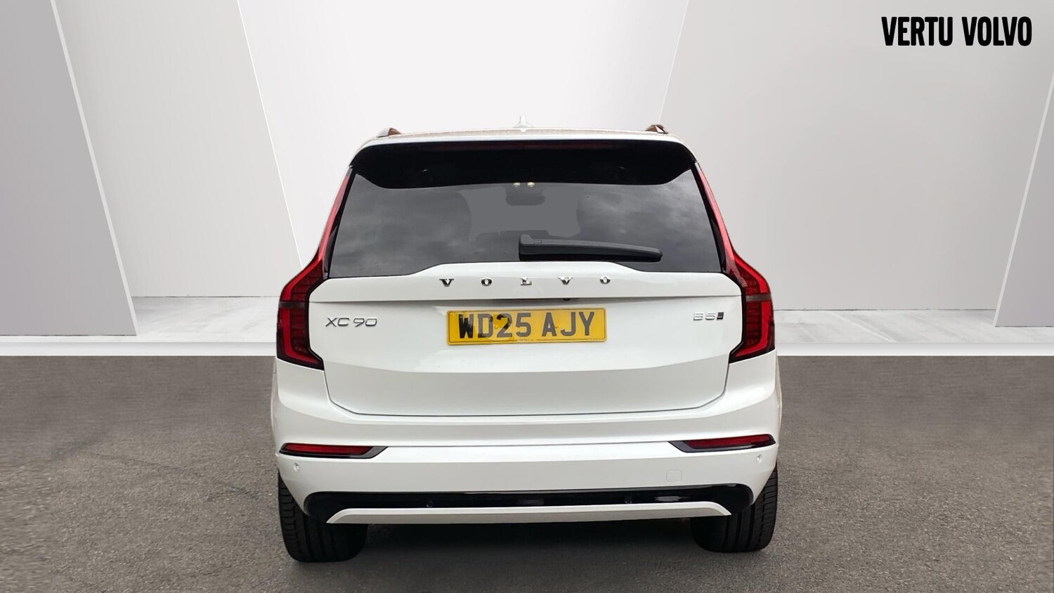 2025 Volvo XC90 2.0 B5P Plus Dark 5dr AWD Geartronic Petrol Estate Estate Petrol - Picture 13 of 24