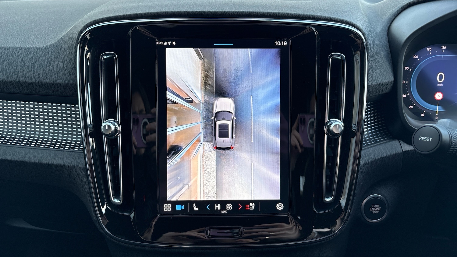 Used Volvo XC40 2023 for sale - 77171071: Photo 18