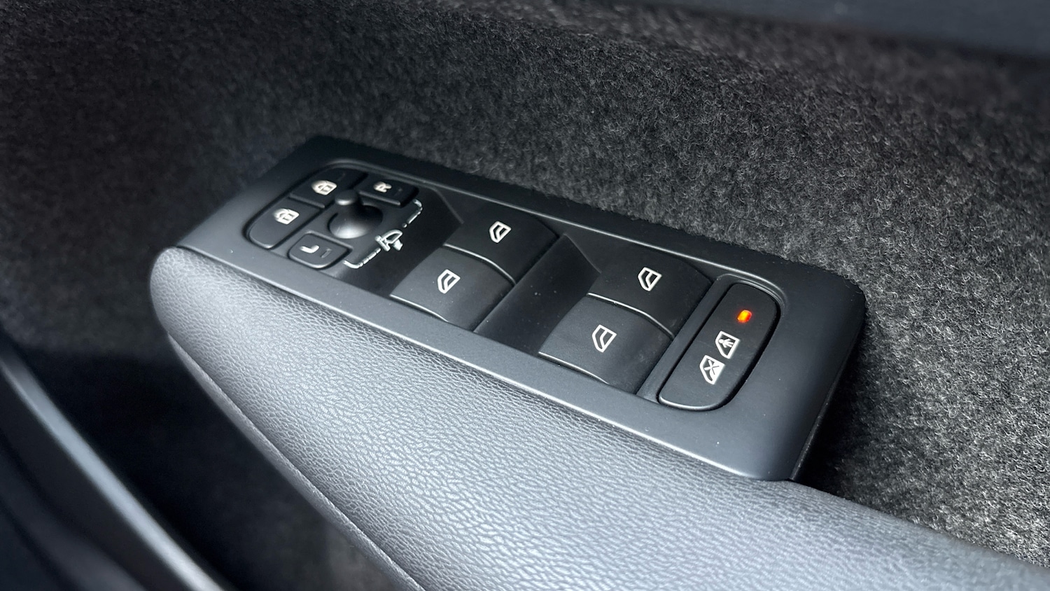 Used Volvo XC40 2023 for sale - 77171071: Photo 23