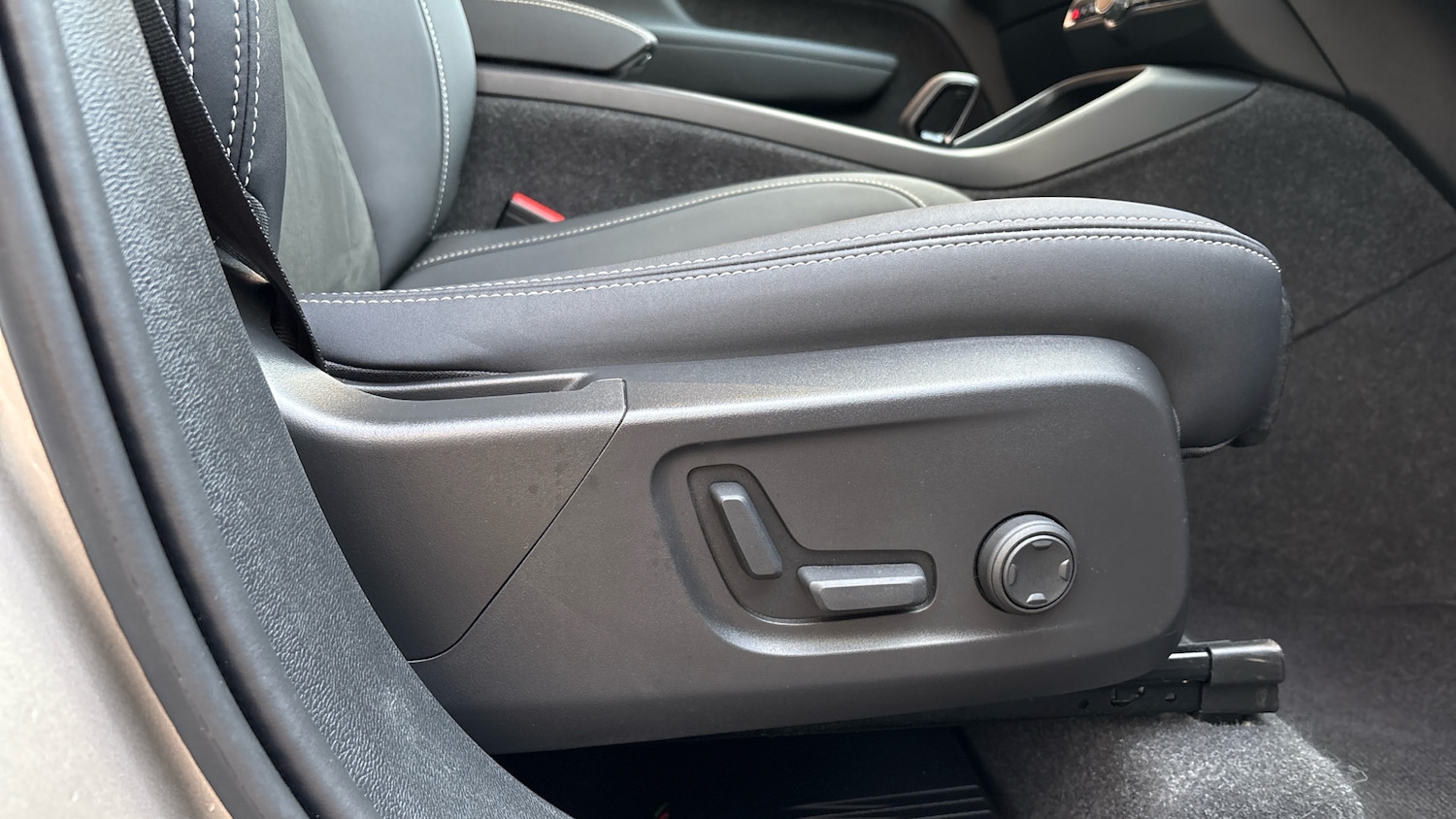 Used Volvo XC40 2023 for sale - 77171071: Photo 28