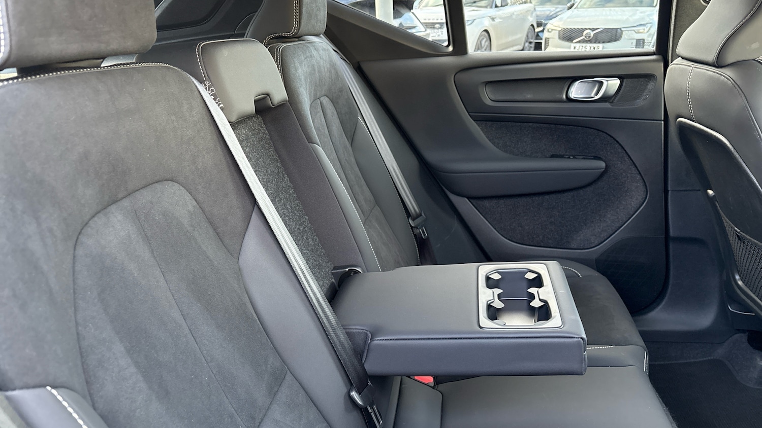 Used Volvo XC40 2023 for sale - 77171071: Photo 31