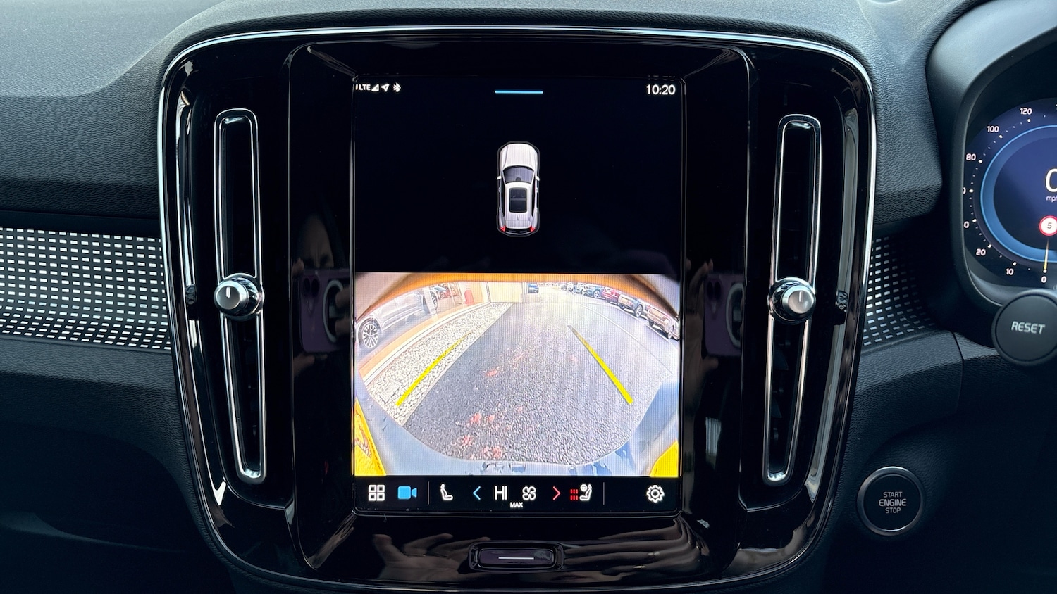 Used Volvo XC40 2023 for sale - 77171071: Photo 33