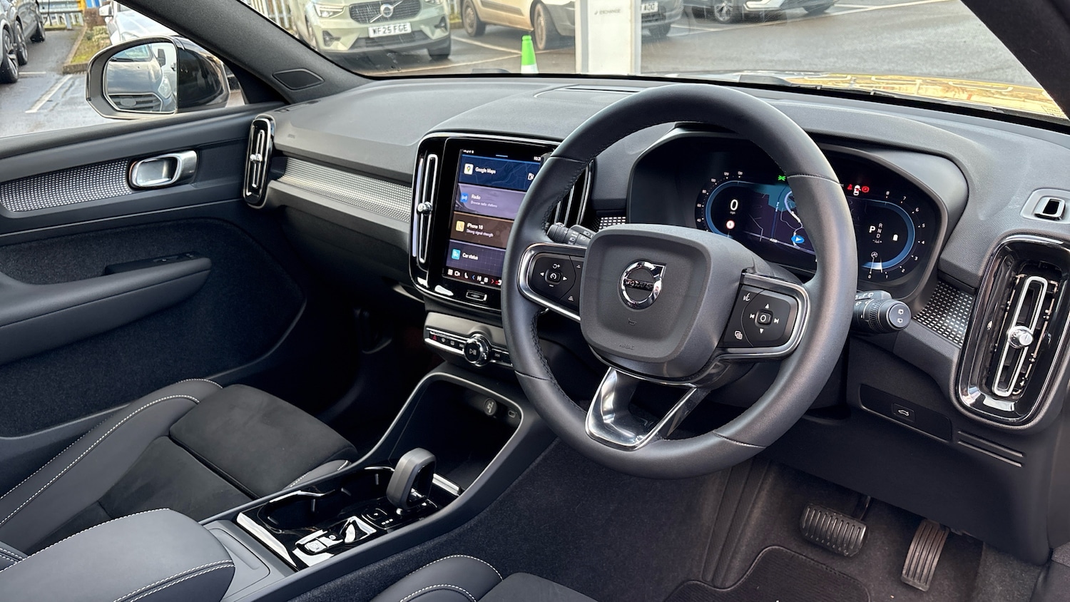 Used Volvo XC40 2023 for sale - 77171071: Photo 4