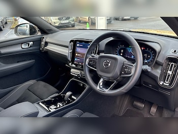 Used Volvo XC40 2023 for sale - 77171071: Photo