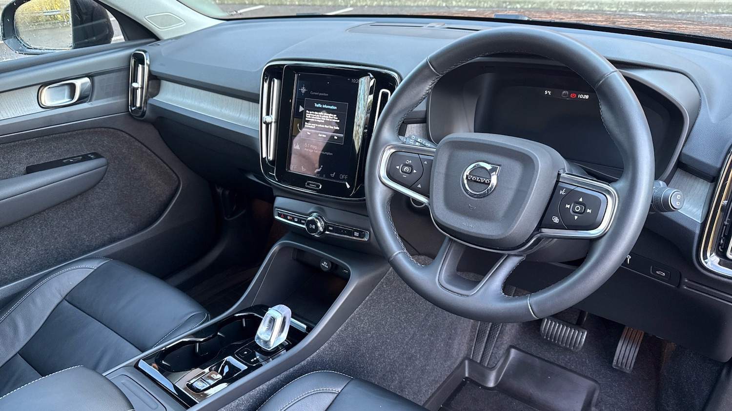 Used Volvo XC40 2021 for sale - 76946703: Photo 4