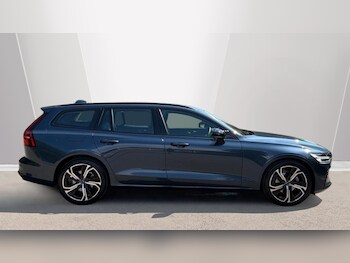 Used Volvo V60 2025 for sale - 79243510: Photo