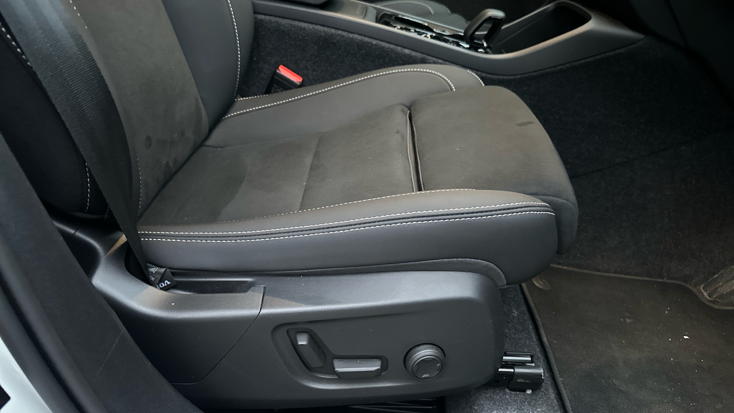 Used Volvo XC40 2025 for sale - 76653205: Photo 29