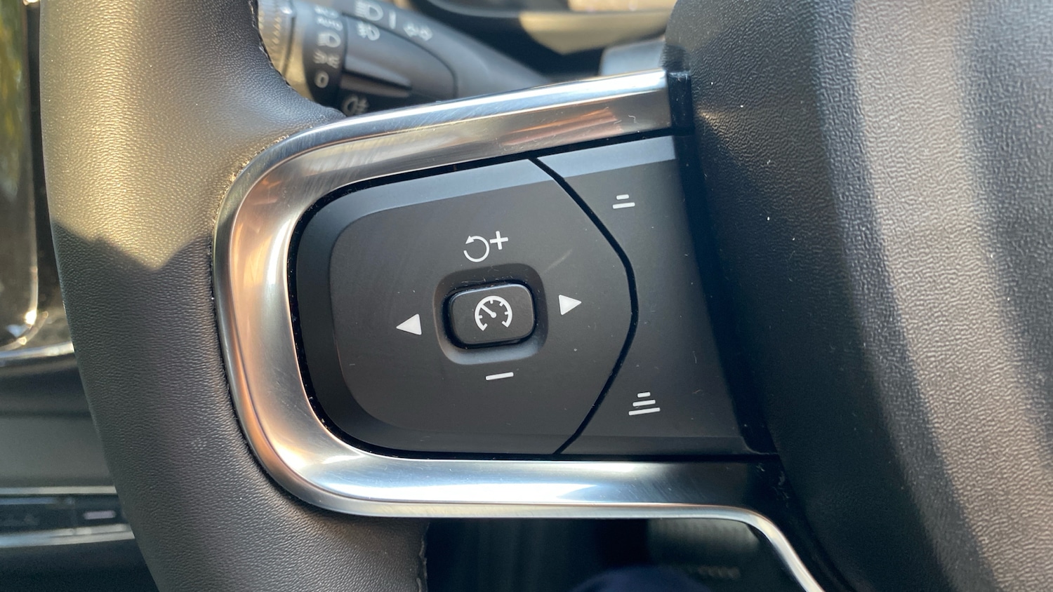 Used Volvo XC40 2023 for sale - 76653260: Photo 18