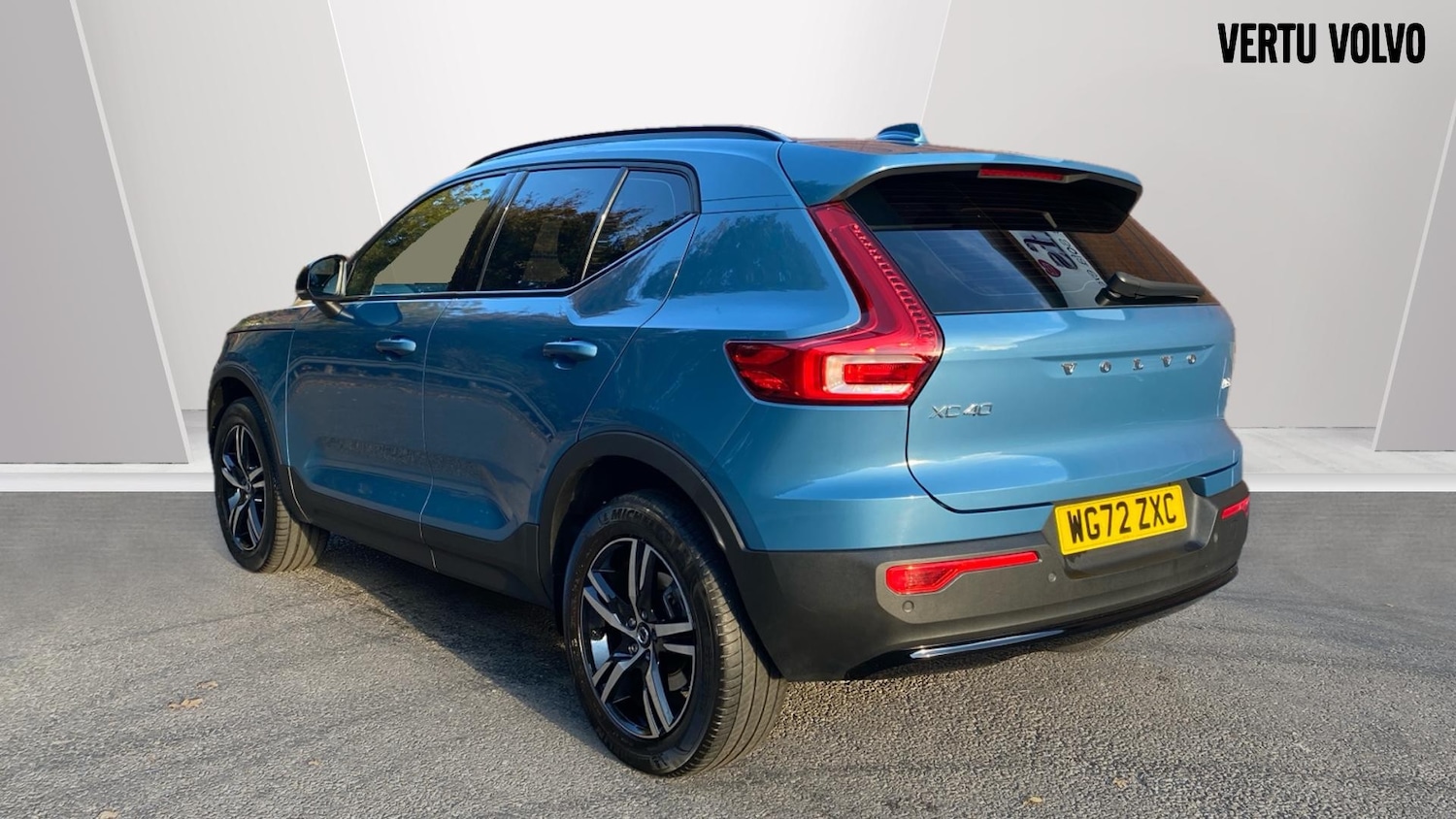 Used Volvo XC40 2023 for sale - 76653260: Photo 2