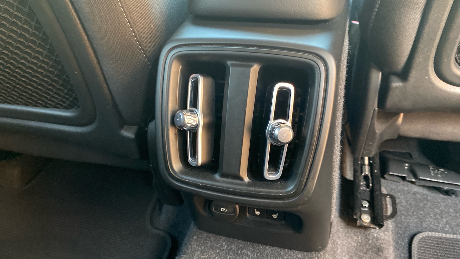 Used Volvo XC40 2023 for sale - 76653260: Photo 27