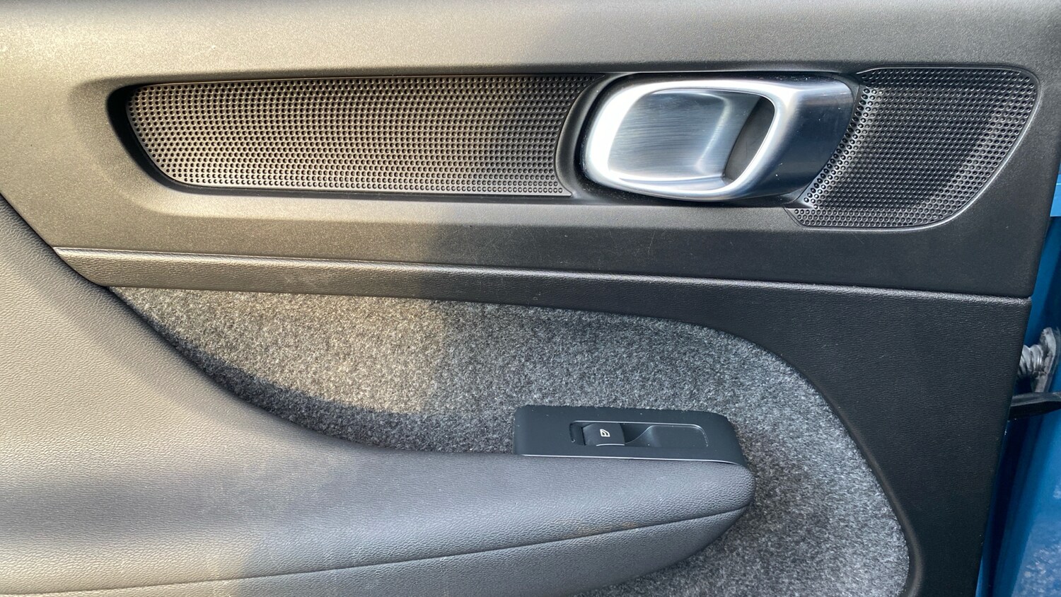 Used Volvo XC40 2023 for sale - 76653260: Photo 30