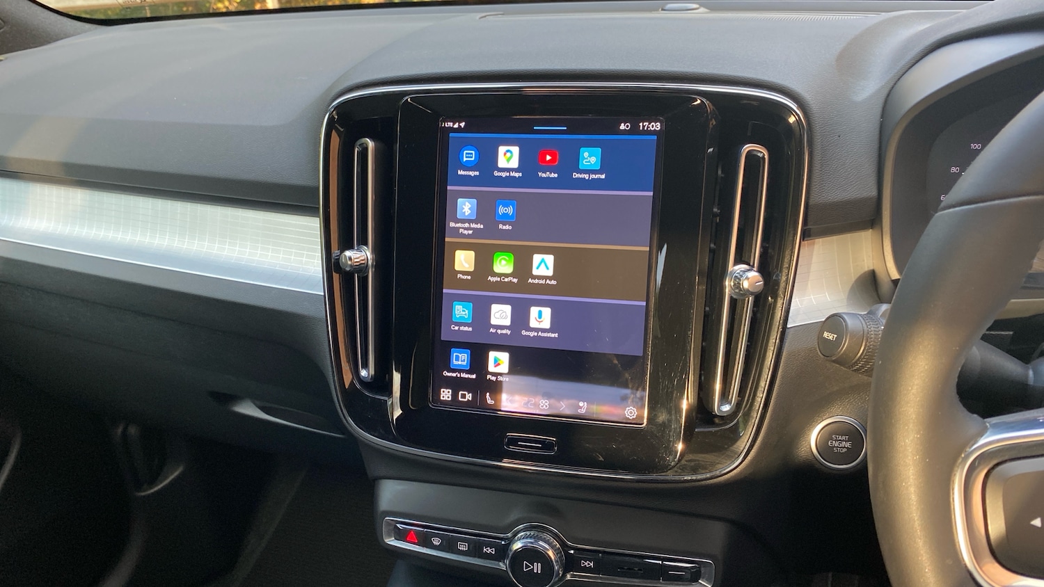 Used Volvo XC40 2023 for sale - 76653260: Photo 32