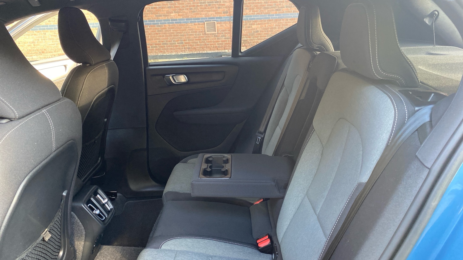 Used Volvo XC40 2023 for sale - 76653260: Photo 33