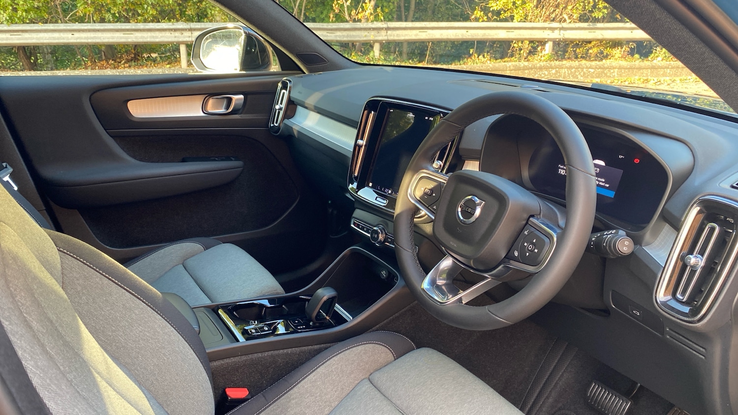 Used Volvo XC40 2023 for sale - 76653260: Photo 5