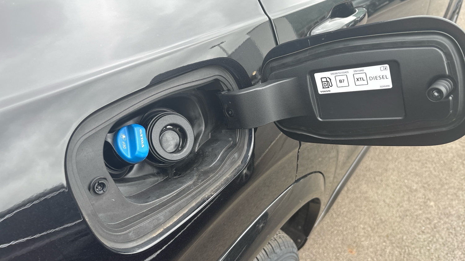 Used Volvo XC60 2023 for sale - 78081615: Photo 15