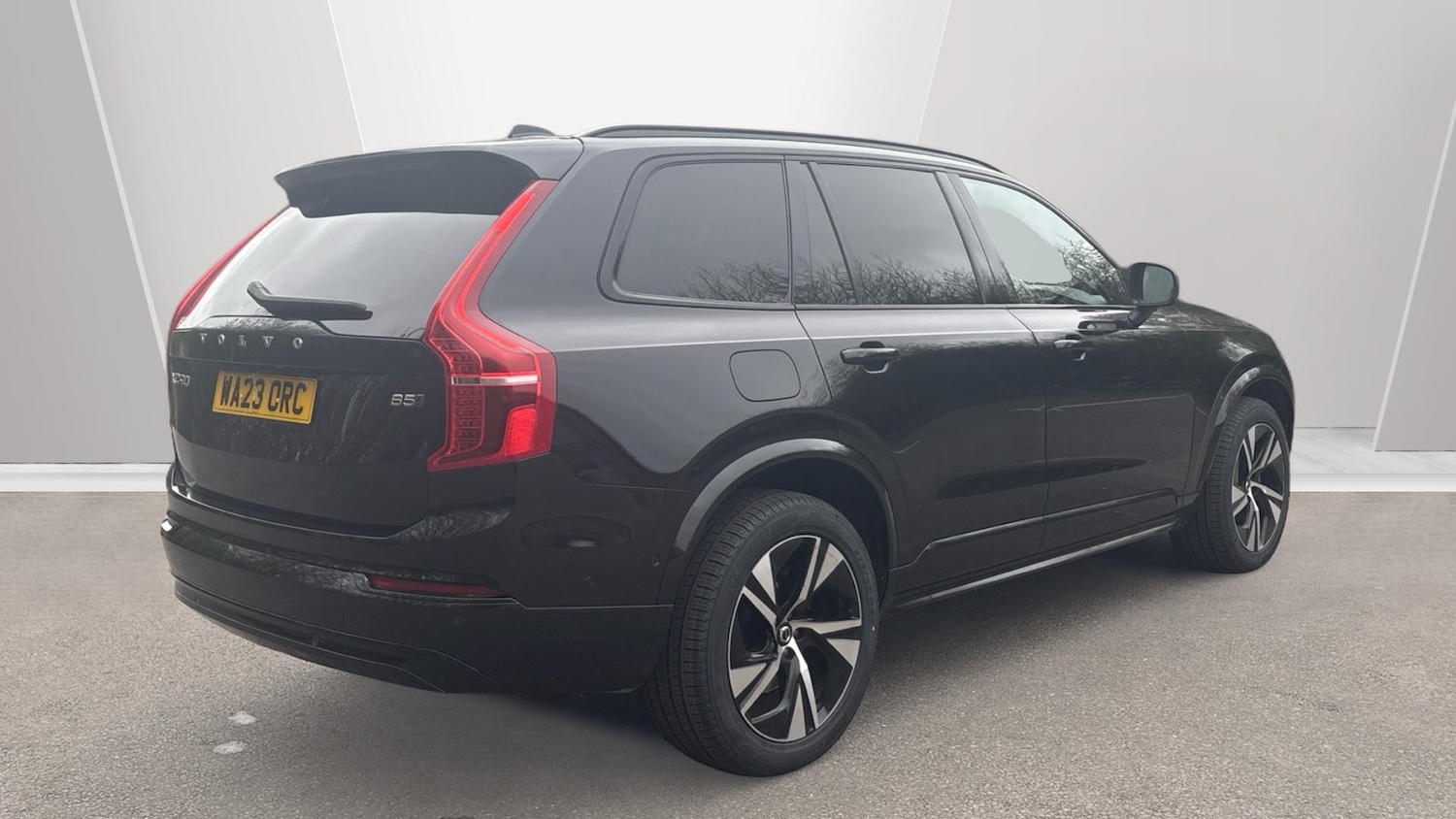 Used Volvo XC60 2023 for sale - 78081615: Photo 2