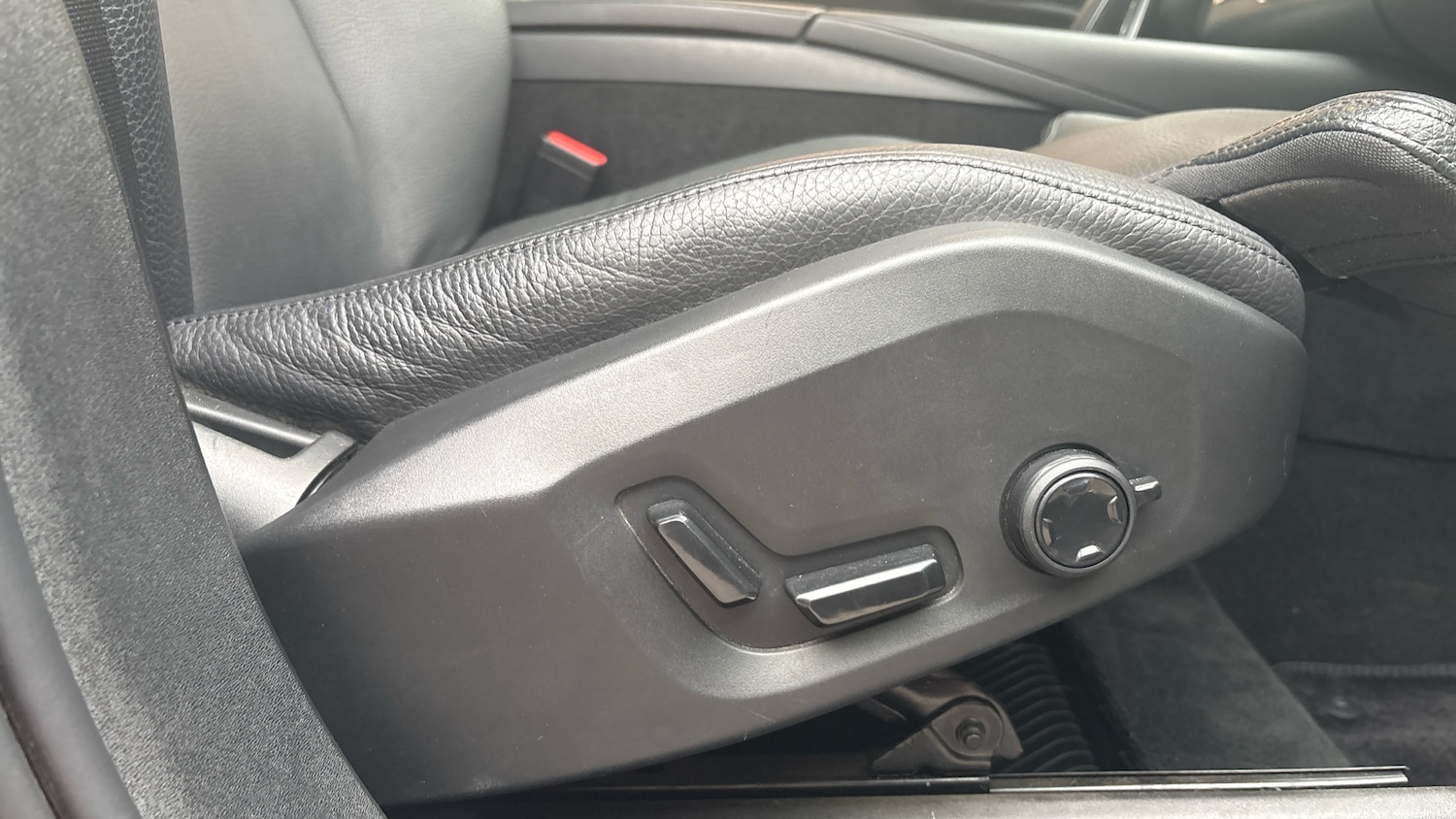 Used Volvo XC60 2023 for sale - 78081615: Photo 28