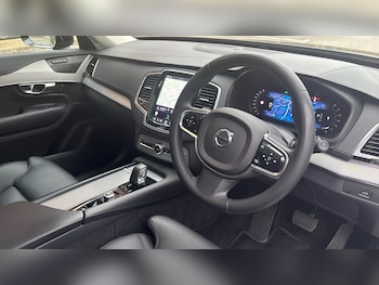 Used Volvo XC60 2023 for sale - 78081615: Photo