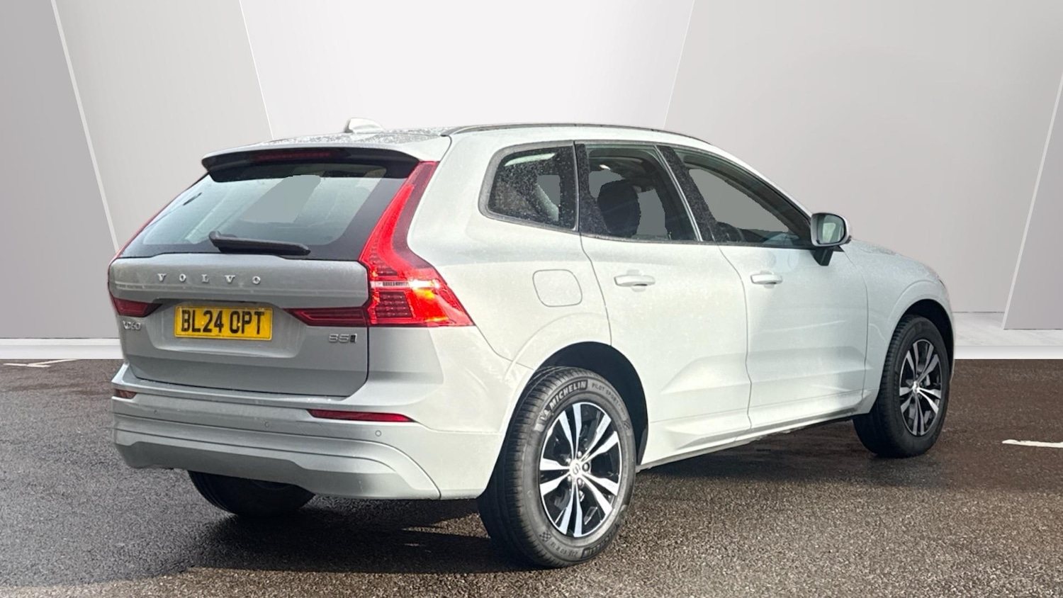 Used Volvo XC60 2024 for sale - 77339168: Photo 2