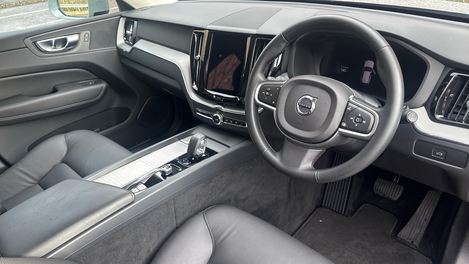 Used Volvo XC60 2024 for sale - 77339168: Photo 4