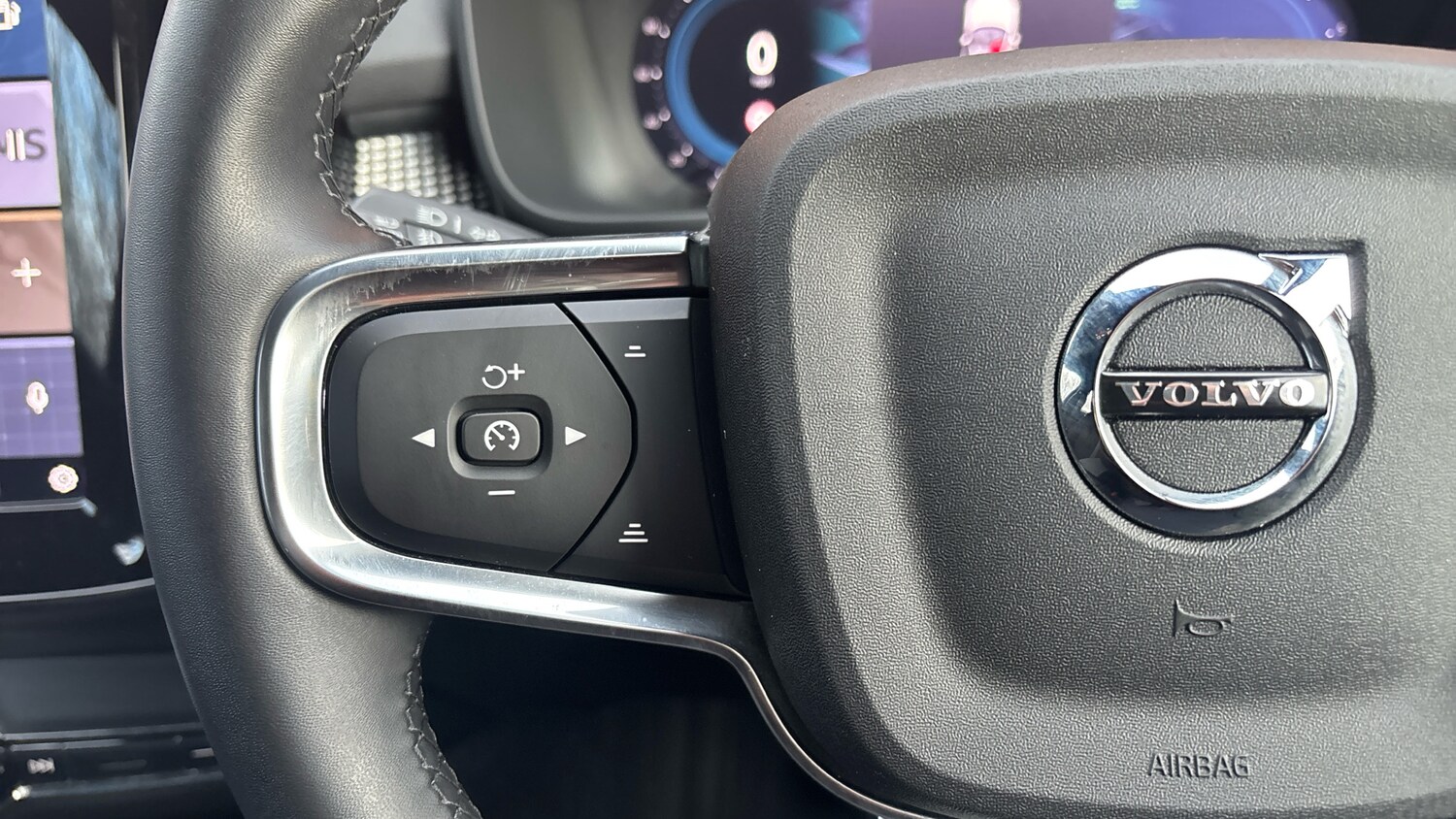 Used Volvo XC40 2024 for sale - 77339160: Photo 20