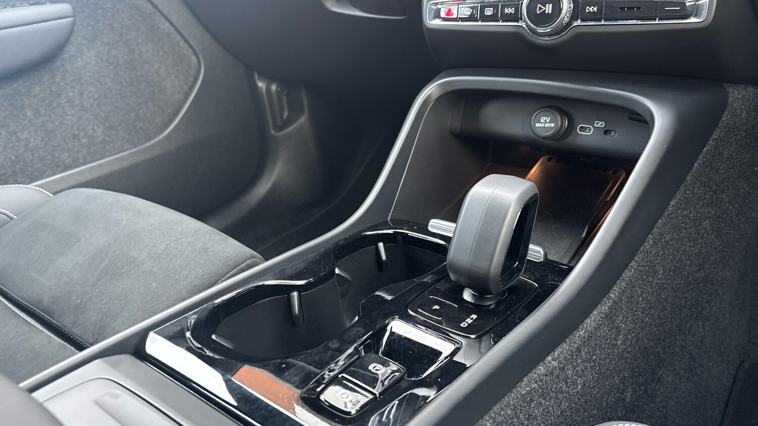 Used Volvo XC40 2024 for sale - 77339160: Photo 25