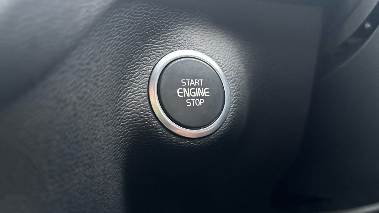 Used Volvo XC40 2024 for sale - 77339160: Photo 26