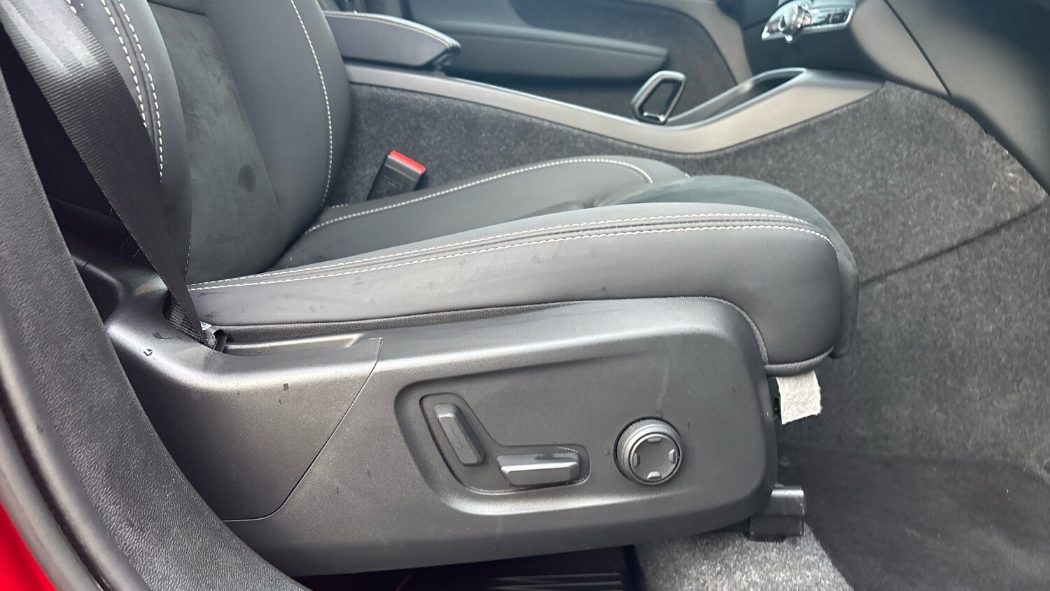 Used Volvo XC40 2024 for sale - 77339160: Photo 29