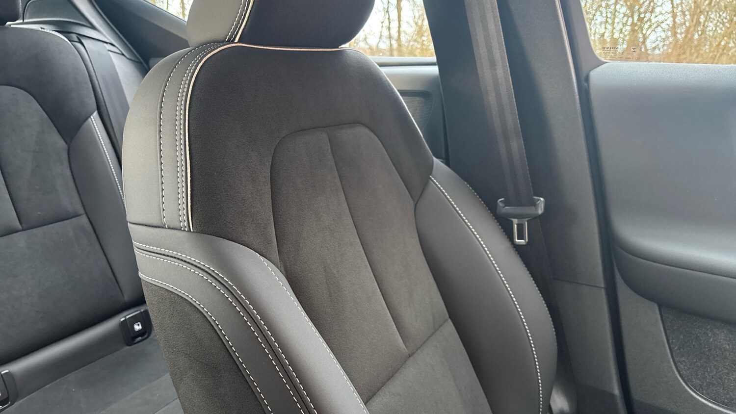 Used Volvo XC40 2024 for sale - 77339160: Photo 43