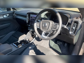Used Volvo XC40 2025 for sale - 79275325: Photo