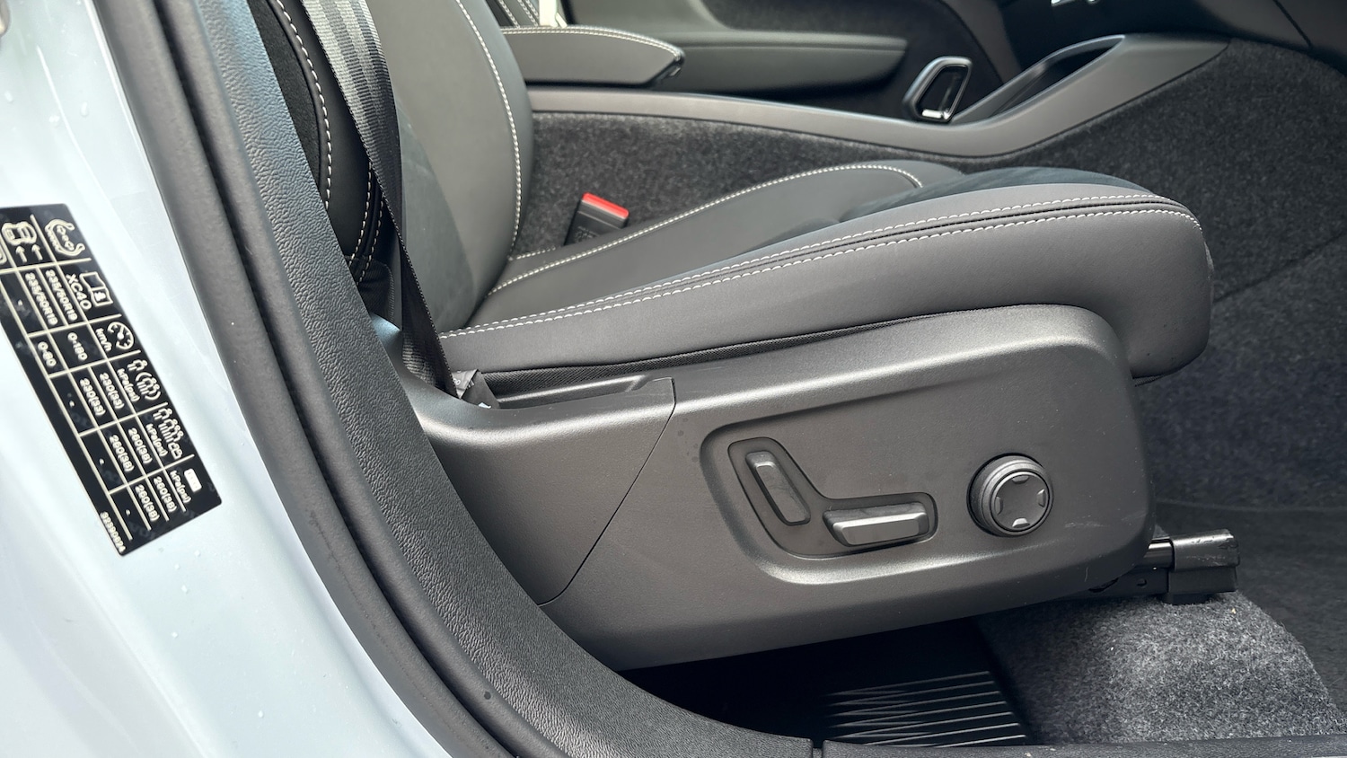 Used Volvo XC40 2025 for sale - 77171078: Photo 28