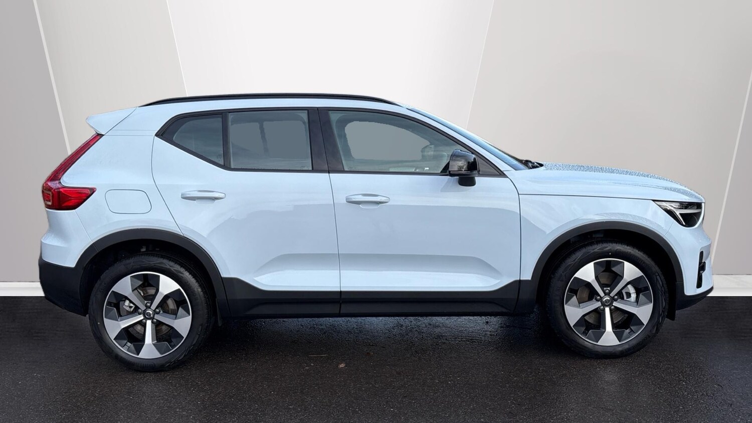 Used Volvo XC40 2025 for sale - 77171078: Photo 3