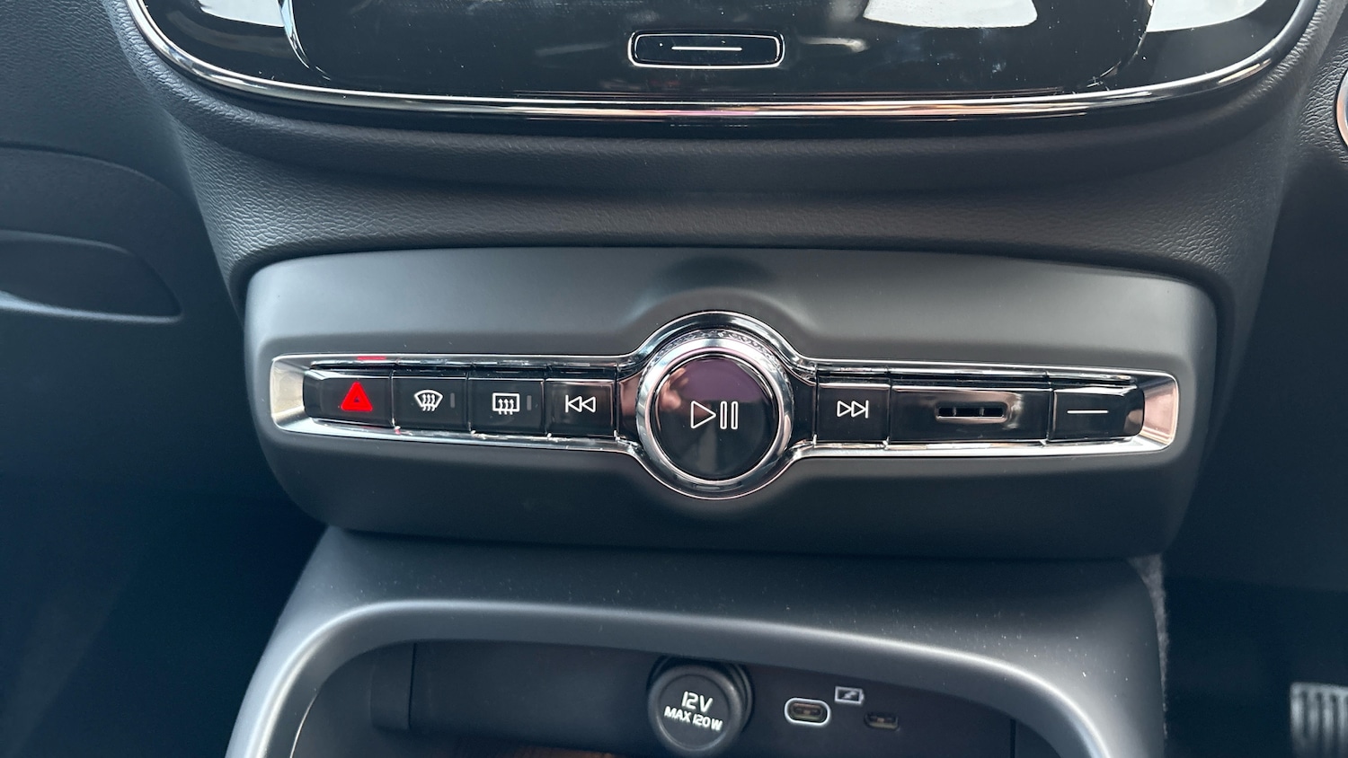 Used Volvo XC40 2025 for sale - 77171078: Photo 37