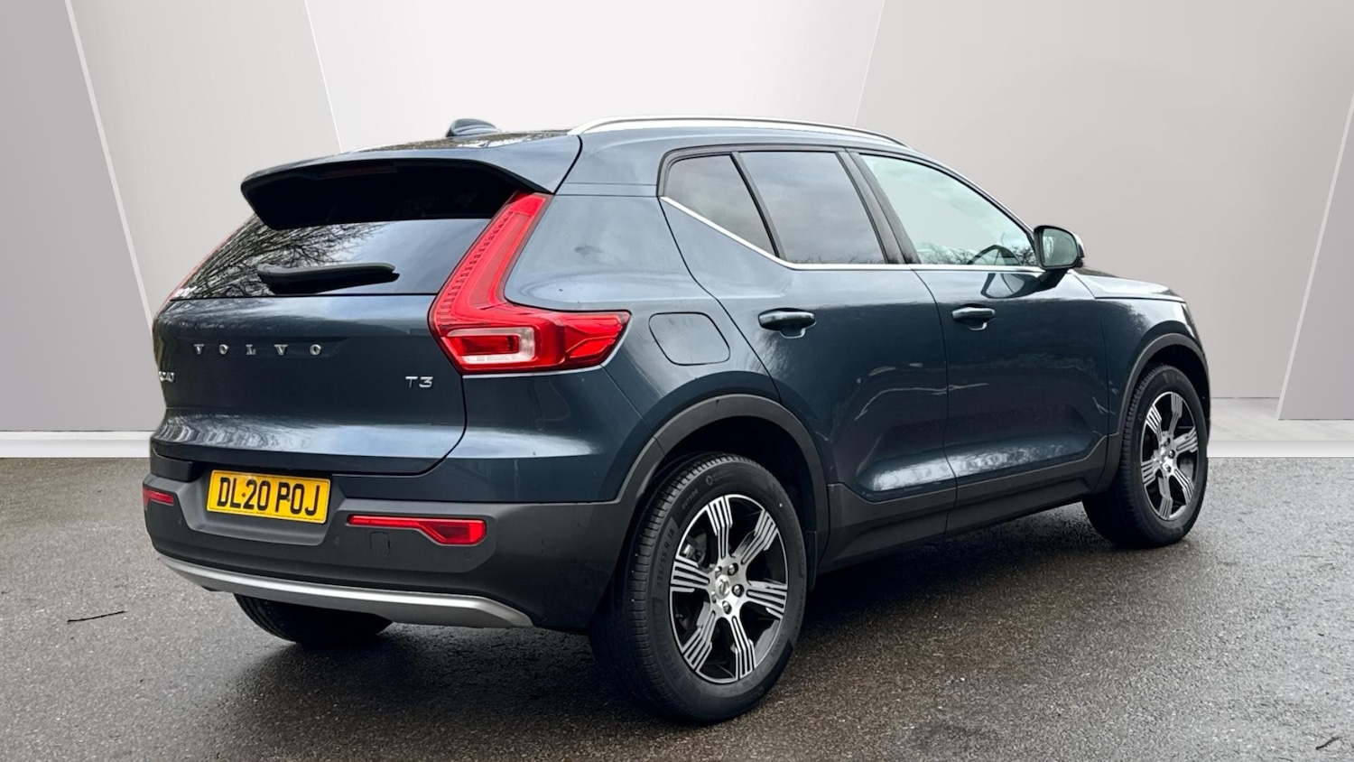 Used Volvo XC40 2020 for sale - 77465557: Photo 2