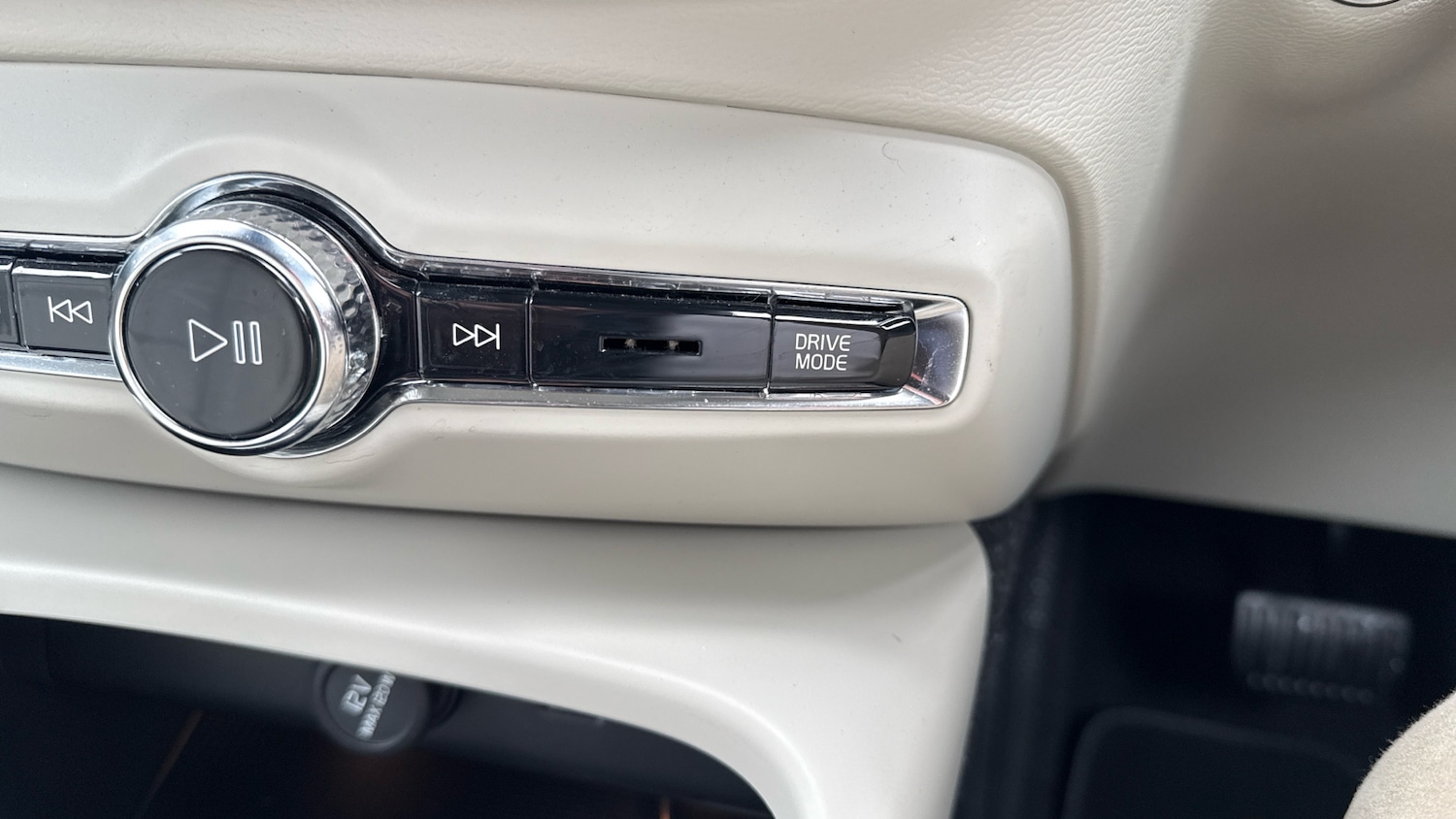 Used Volvo XC40 2020 for sale - 77465557: Photo 41