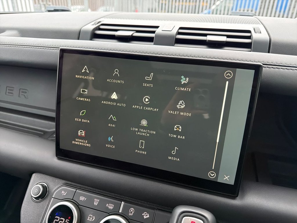 Used Land Rover Defender 2023 for sale - 77383564: Photo 24