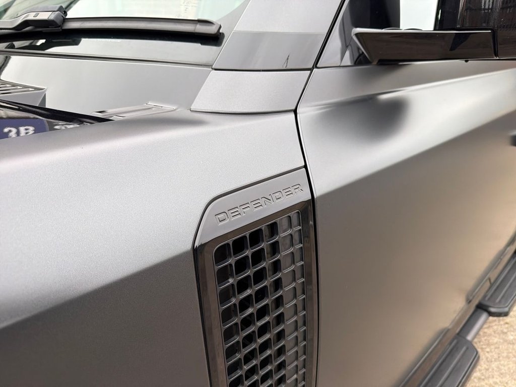 Used Land Rover Defender 2023 for sale - 77383564: Photo 31