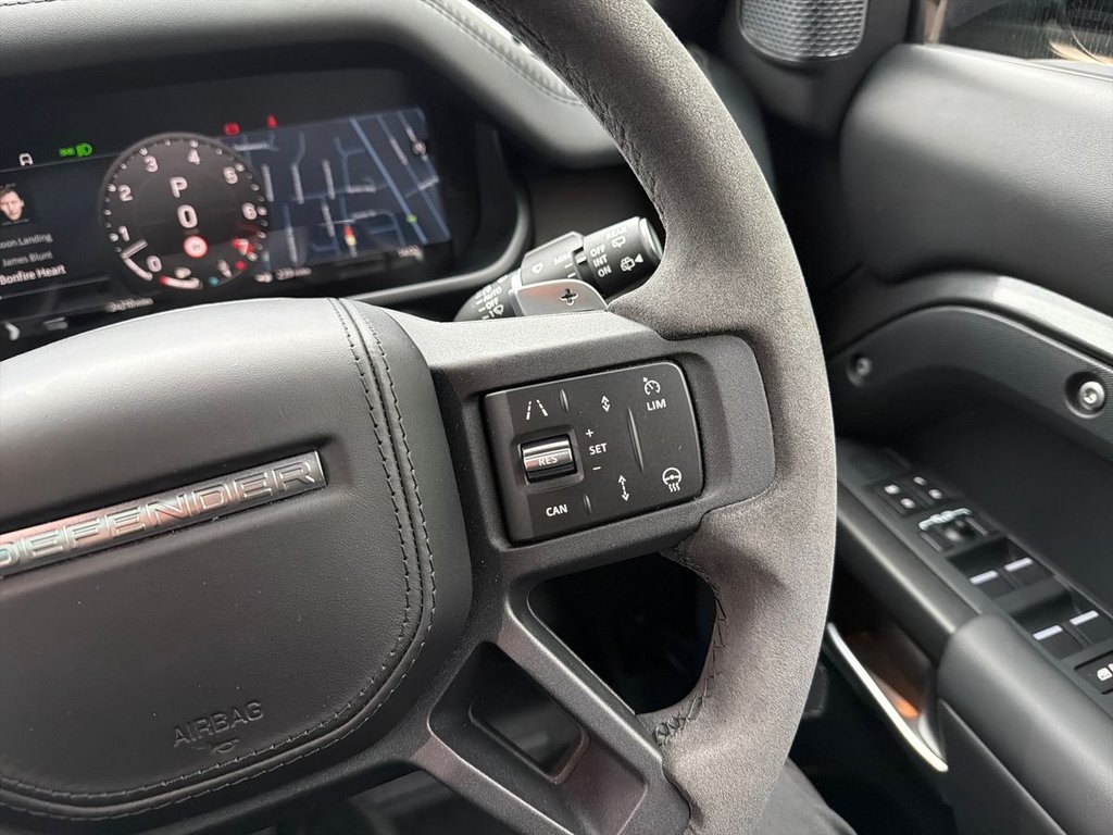 Used Land Rover Defender 2023 for sale - 77383564: Photo 32