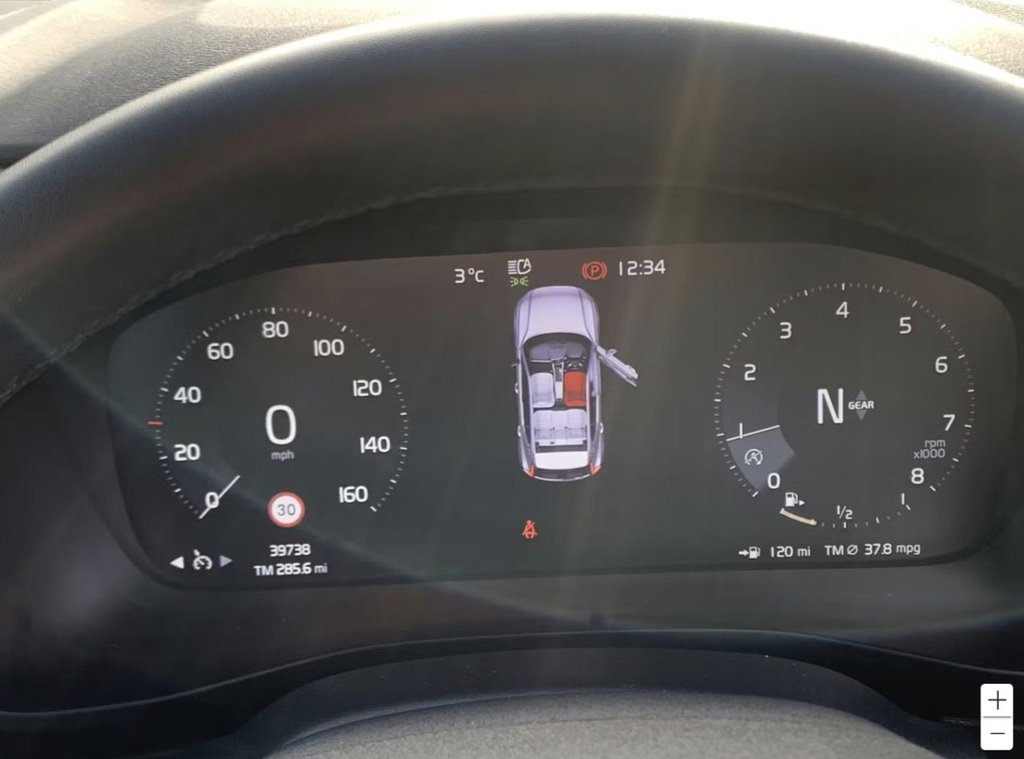 Used Volvo XC40 2022 for sale - 77558010: Photo 9