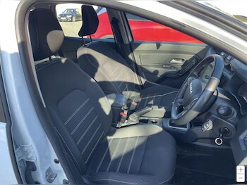 Used Dacia Duster 2023 for sale - 78002766: Photo