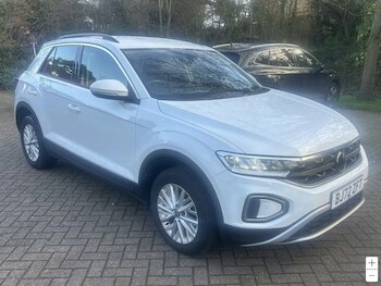 Used Volkswagen T-Roc 2022 for sale - 77991115: Photo