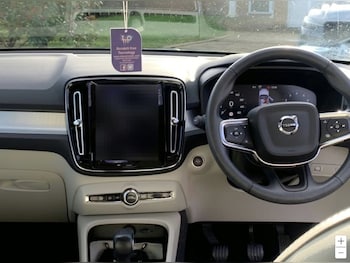 Used Volvo XC40 2022 for sale - 77436428: Photo