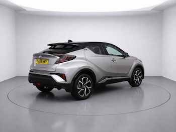 Used Toyota C-HR 2017 for sale - 79245330: Photo