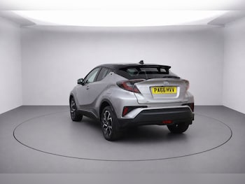 Used Toyota C-HR 2017 for sale - 79245330: Photo