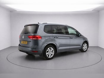 Used Volkswagen Touran 2019 for sale - 78401530: Photo